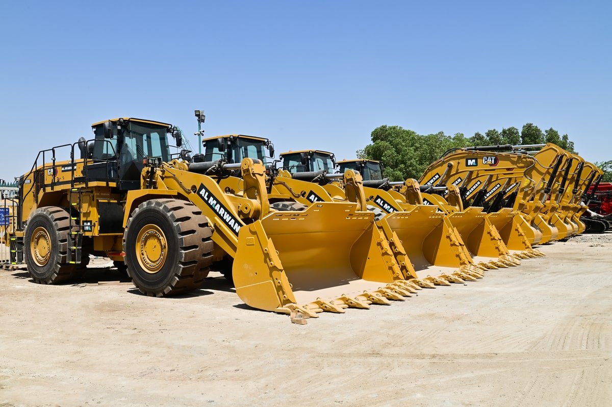 5 Signs You Need Heavy Construction Equipment Rental Services
